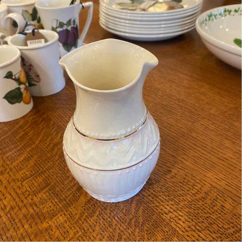Belleek Vase "Colonial"