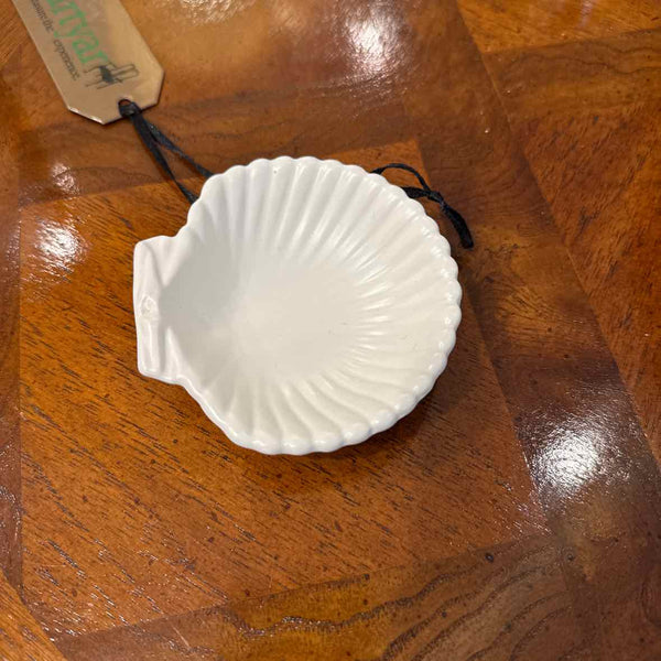 Wedgwood Shell Ivory Salt Dish
