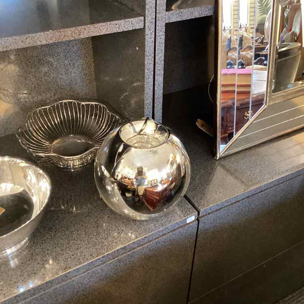 Round Candle Holder, Silver & Reflective Glass