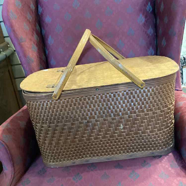 Vintage Hawkeye Picnic Basket