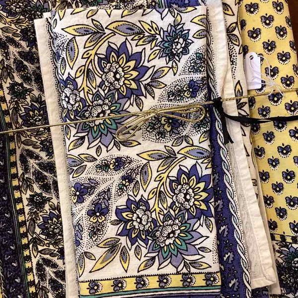 Four Blue And Yellow Placemats And Napkins