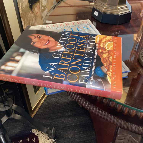Books - Barefoot Contess "Family Style"