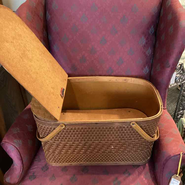Vintage Hawkeye Picnic Basket