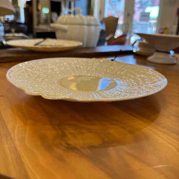 Cream Belleek "Bows" Plate