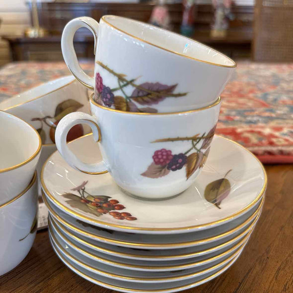 Set of 6 "Evesham" Cup & Saucers
