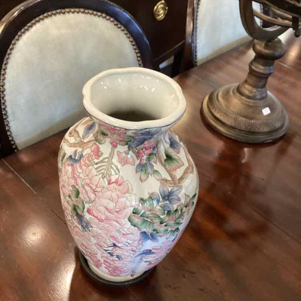 Pink And Blue Asian Vase On Stand