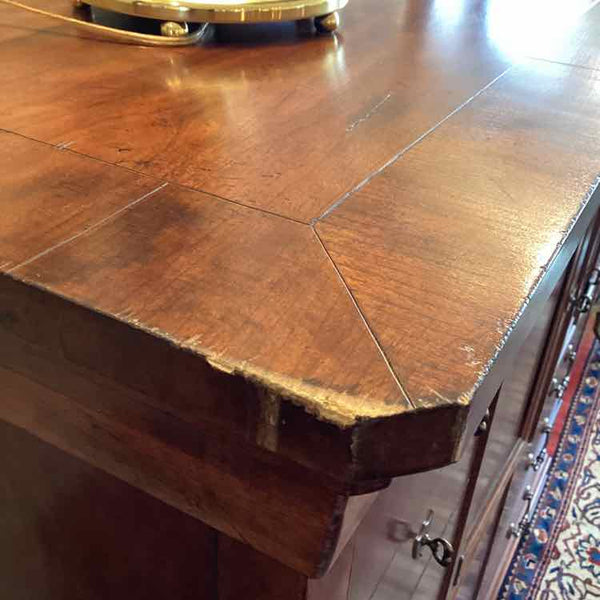Henredon Double Dresser Aged Cherry - Cavalier