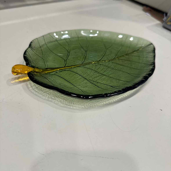 Green Glass Leaf Dish