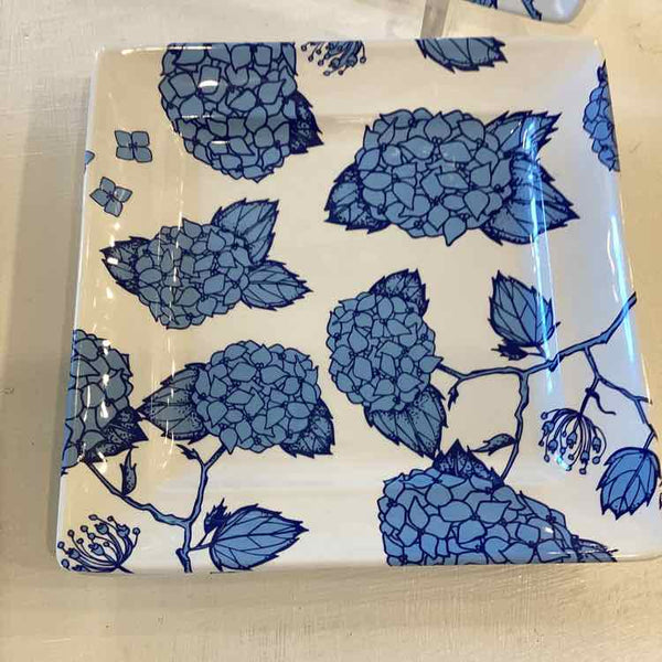 41 Pieces Of  Sur La Table Melamine  Dinnerware