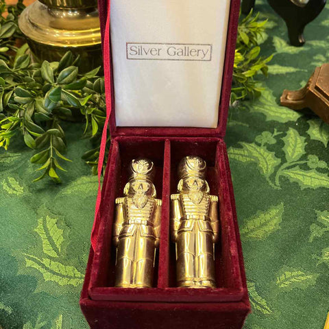 Silver Gallery SoldierSalt And Pepper