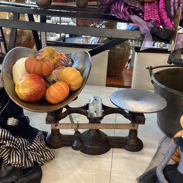 Henry Troemner Apothecary Cast Iron Balance Scale