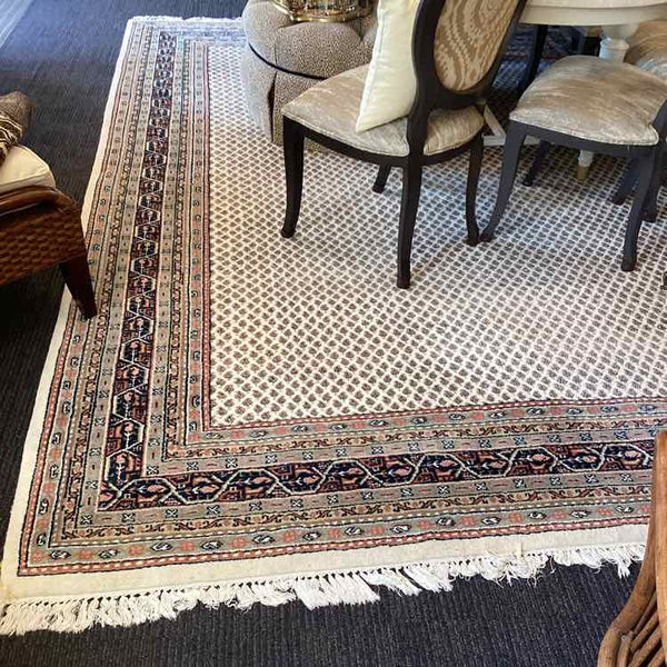 Ivory And Moss Wool Fringed Rug