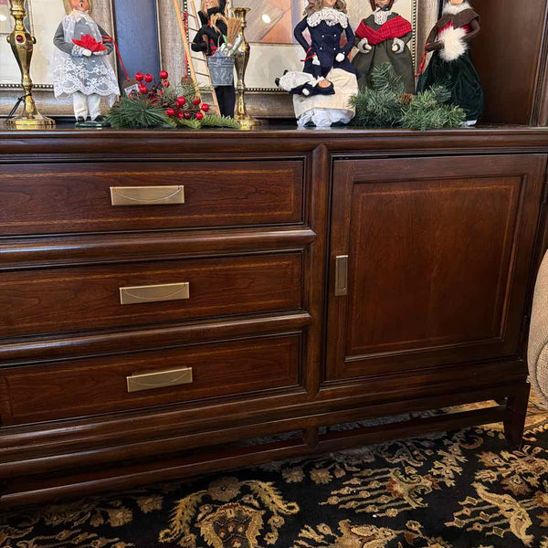 Thomasvile Entertainment Console