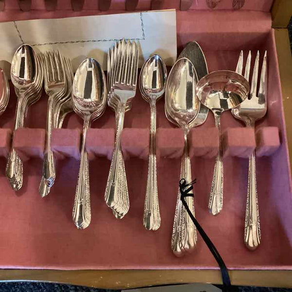 64 Piece Set Of Wm. Rogers Flatware