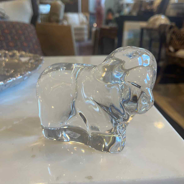 Hoya Crystal Lion Statue