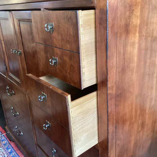 Henredon Double Dresser Aged Cherry - Cavalier