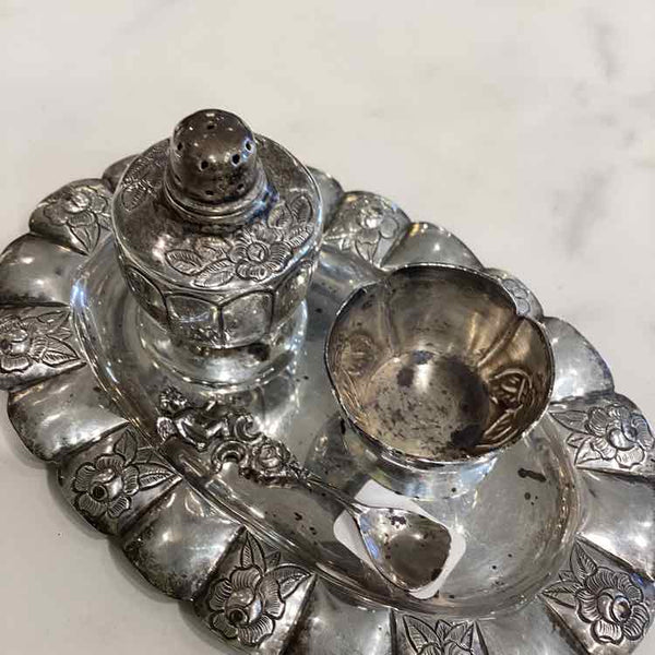 Mexico Silver Salt Pepper Set w/Scalloped Tray, Spoon
