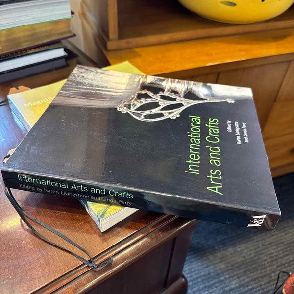 Book-International Arts And Crafts