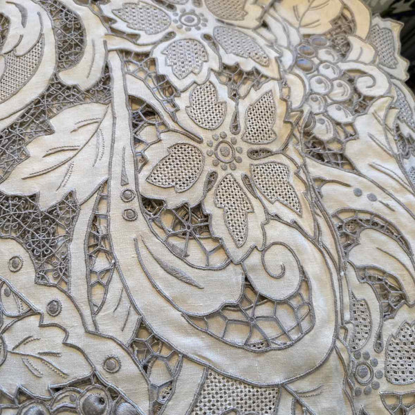 Vintage Beige Lace Tablecloth & 12 Napkins