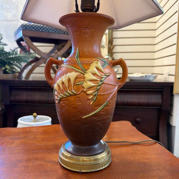 Roseville Fressia Lamp