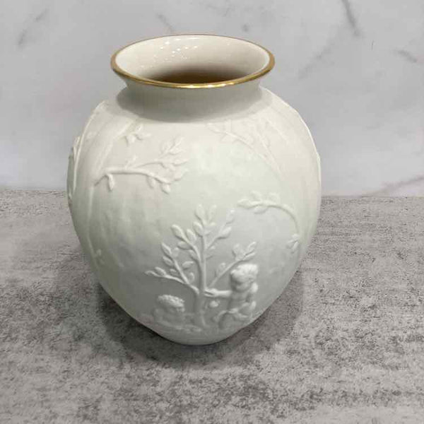 Lenox Ivory Vase with Gold Rim
