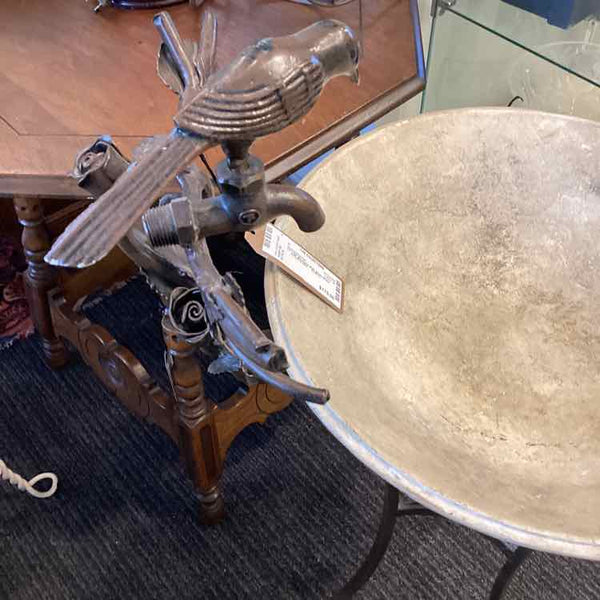 Birdbath With Stone Basin And Iron Base