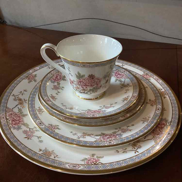 Set of Royal Doulton "Canton" China