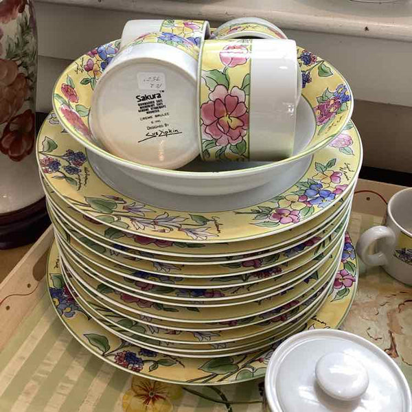 26 Piece Set of Sakura "Creme Brulee" China