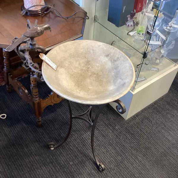 Birdbath With Stone Basin And Iron Base