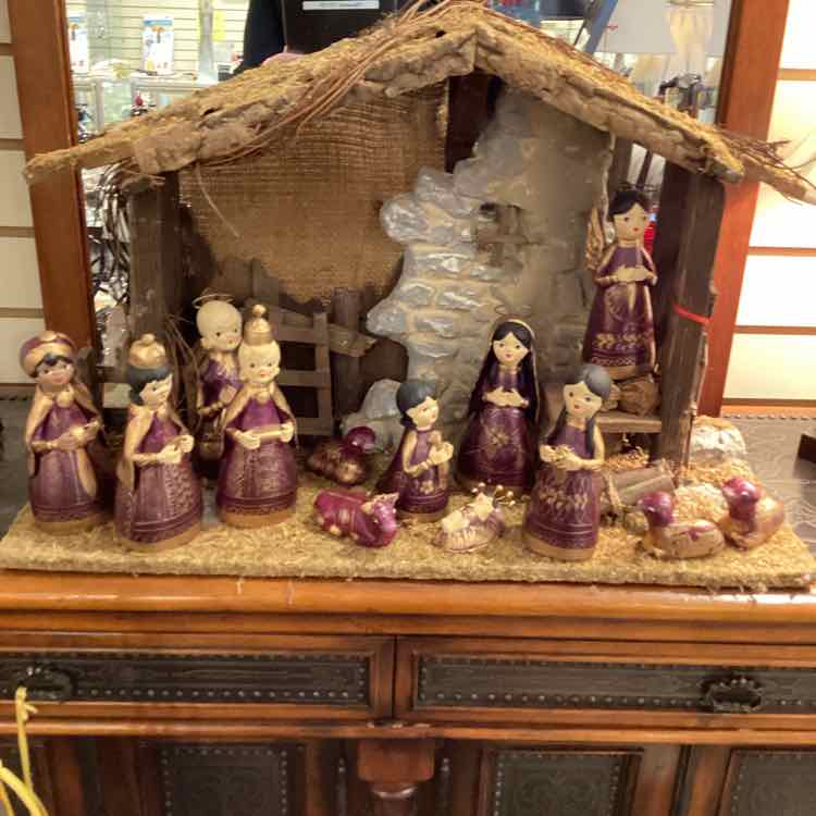 13pc Nativity w Creche