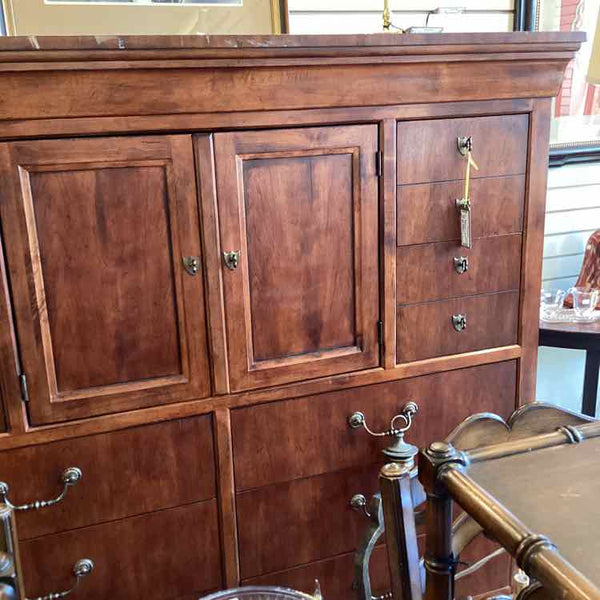 Henredon Double Dresser Aged Cherry - Cavalier
