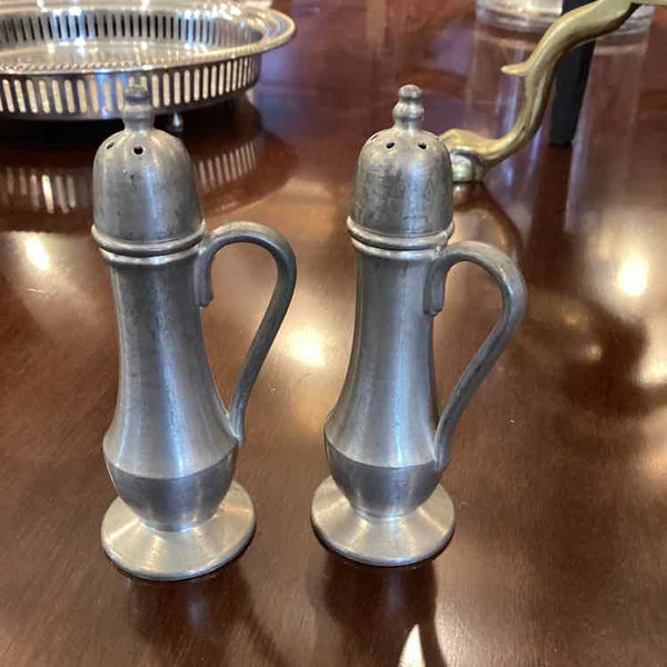 Oneida Heirloom Pewter Salt & Pepper Shakers