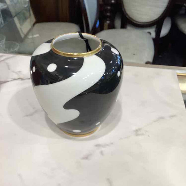 Black & White Plankenhammer Vase