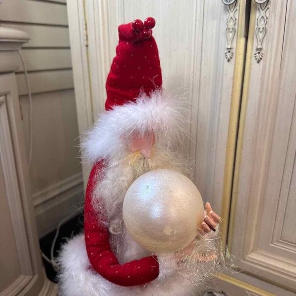 Skinny Santa w/Snowball