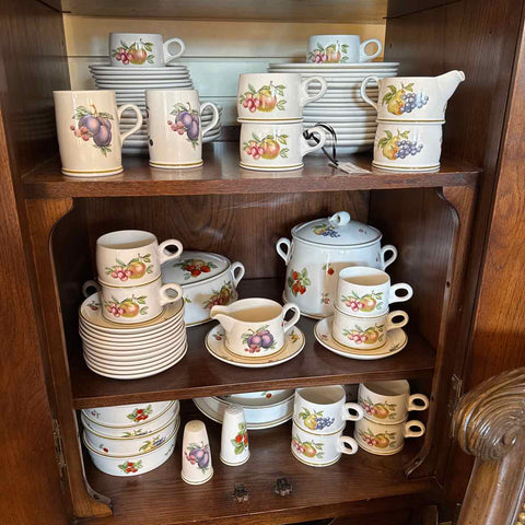 67 Pc. Wedgwood Fruit Sprays China - Reduced