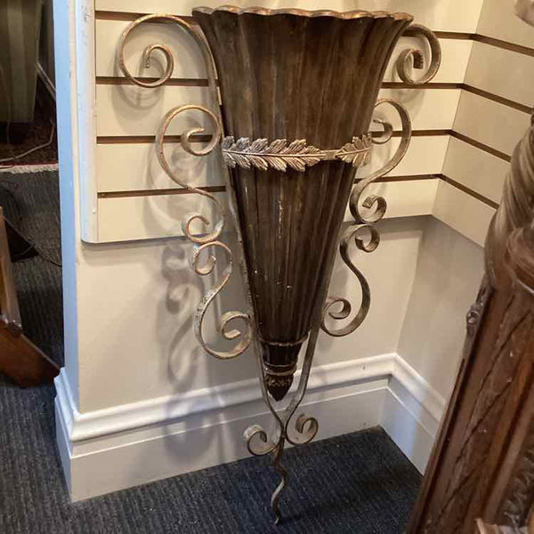 Metal Wall Sconce