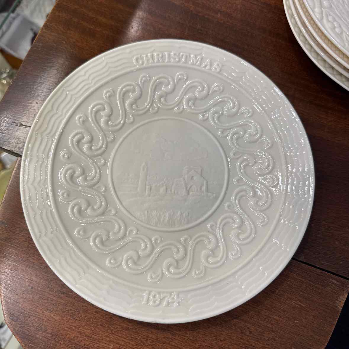 Belleek 1974  Christmas Plate