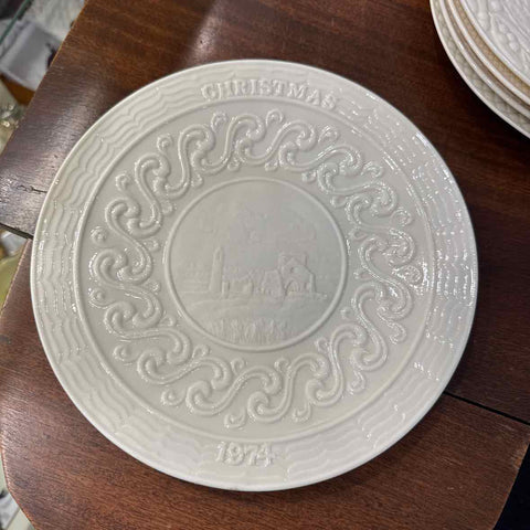 Belleek 1974  Christmas Plate