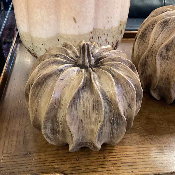 Resin Wavy Pumpkin