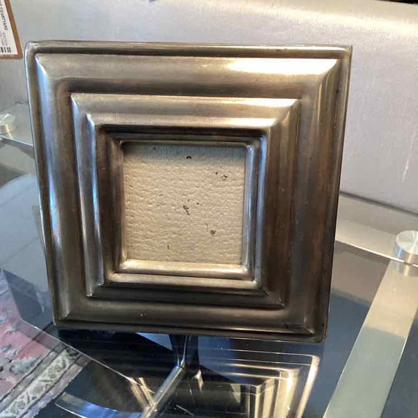 Zinc Frame