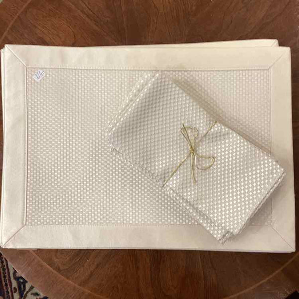 Set of 6 Waterford Placemats with Matching Napkins