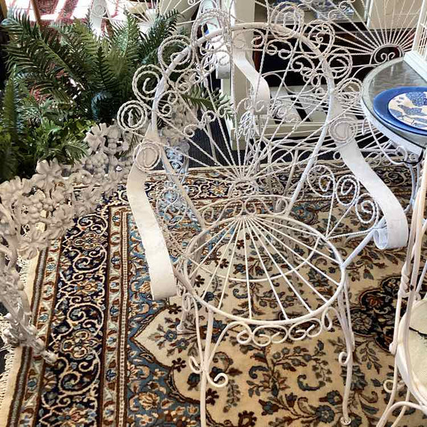 White Wrought Iron Table & 4 Chairs