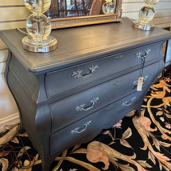 Ethan Allen Bombe Chest