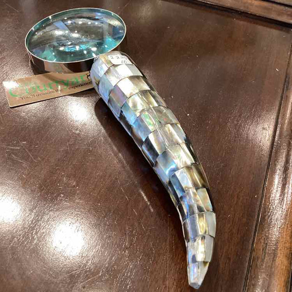 Magnifying Glass - Mother of Pearl