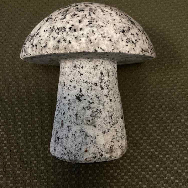 Black/White Granite Mushroom