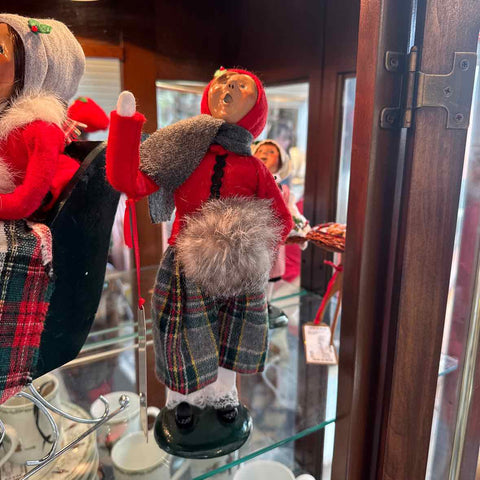 Byers' Choice Caroler