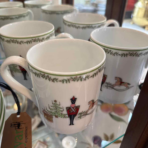 Set of 4 Bernardaud Grenadiers "Happy Holiday" Mugs