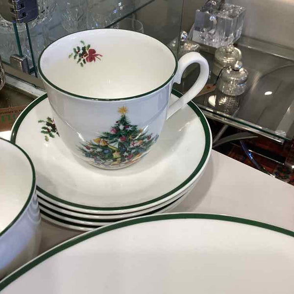 6 Dinner, 5 Cup & Saucer Elizabethan Staffordshire