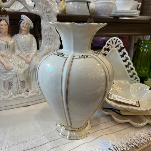 Lenox Vanguard Ivory Vase