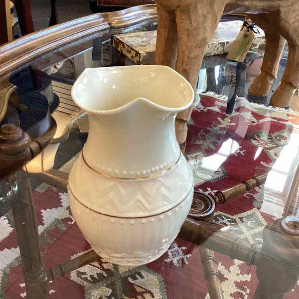 Belleek Colonial Vase